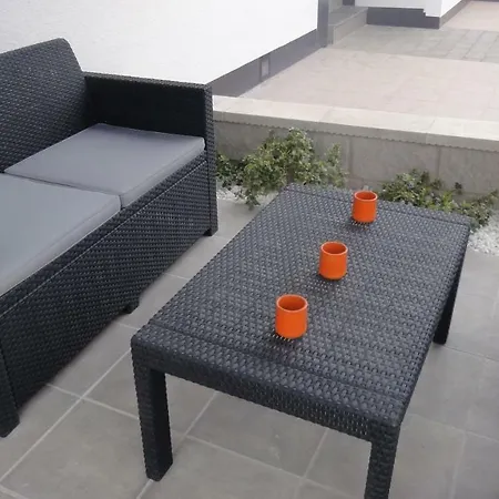 Διαμέρισμα Oasis Beach 5 *