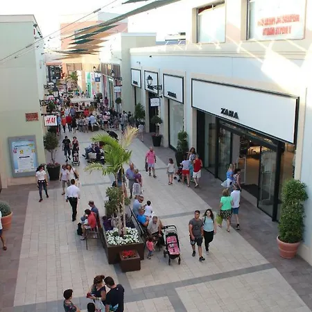 Διαμέρισμα Oasis Beach 5 *