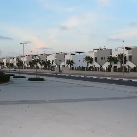 Oasis Beach 5 Οριουέλα