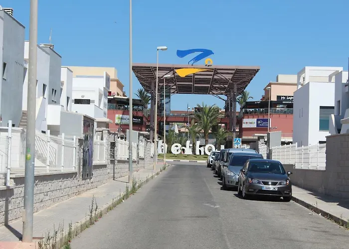 Oasis Beach 5 דירה *